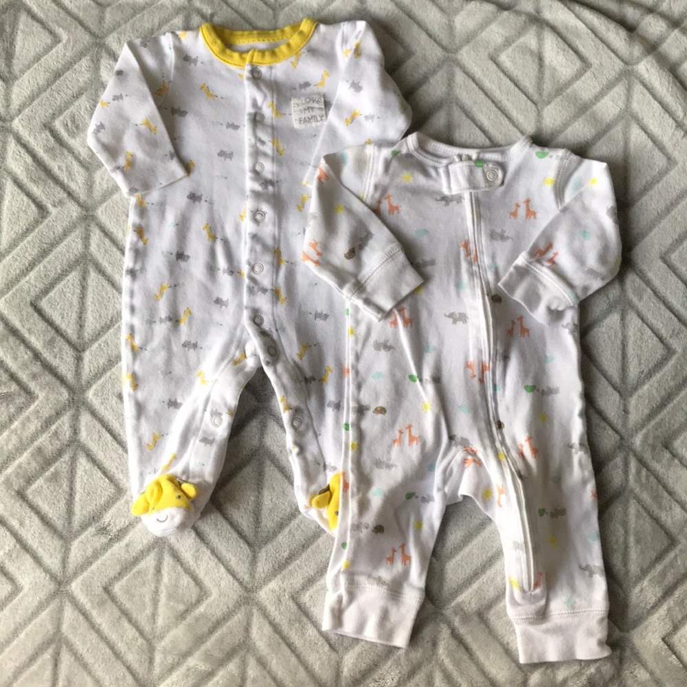 ❗️LIMITED TIME❗️Carter’s Sleep n Play / Pj’s